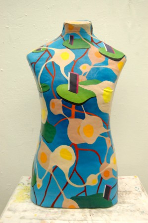 Na erre varrjál gombot!/ Sew on a button on this! olaj, talált próbaba/ oil on paris doll 95x82x98 cm 2014. 10.